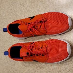 Nike men's running shoes 11.5. Worn once